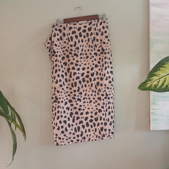 Nasty Gal Animal Print Mob Wife Classic Silky Flowy Casual Boho Faux Wrap Skirt - Picture 5 of 6